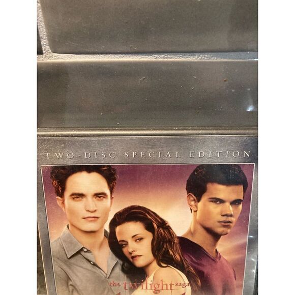 Breaking Dawn two disc special edition - Picture 2 of 6